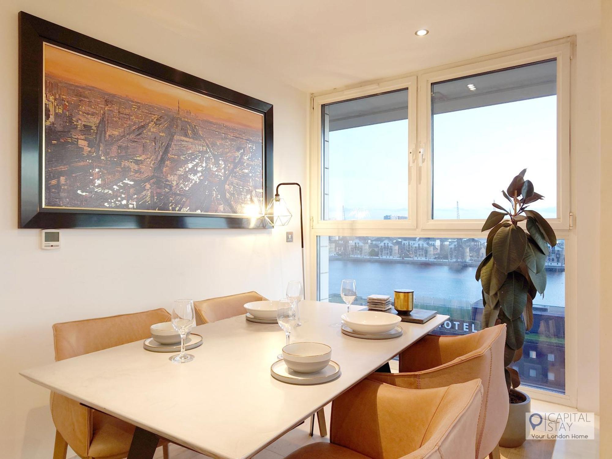 Deluxe Two Bed Apartment With River & City View 런던 외부 사진